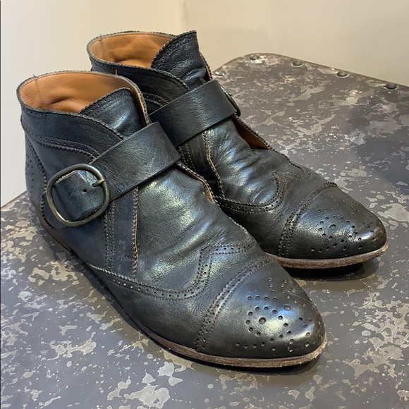 P. Monjo Shoes - Good condition P Monjo Brown Booties